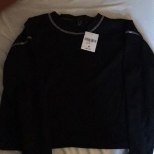 Medium black crop top long sleeve